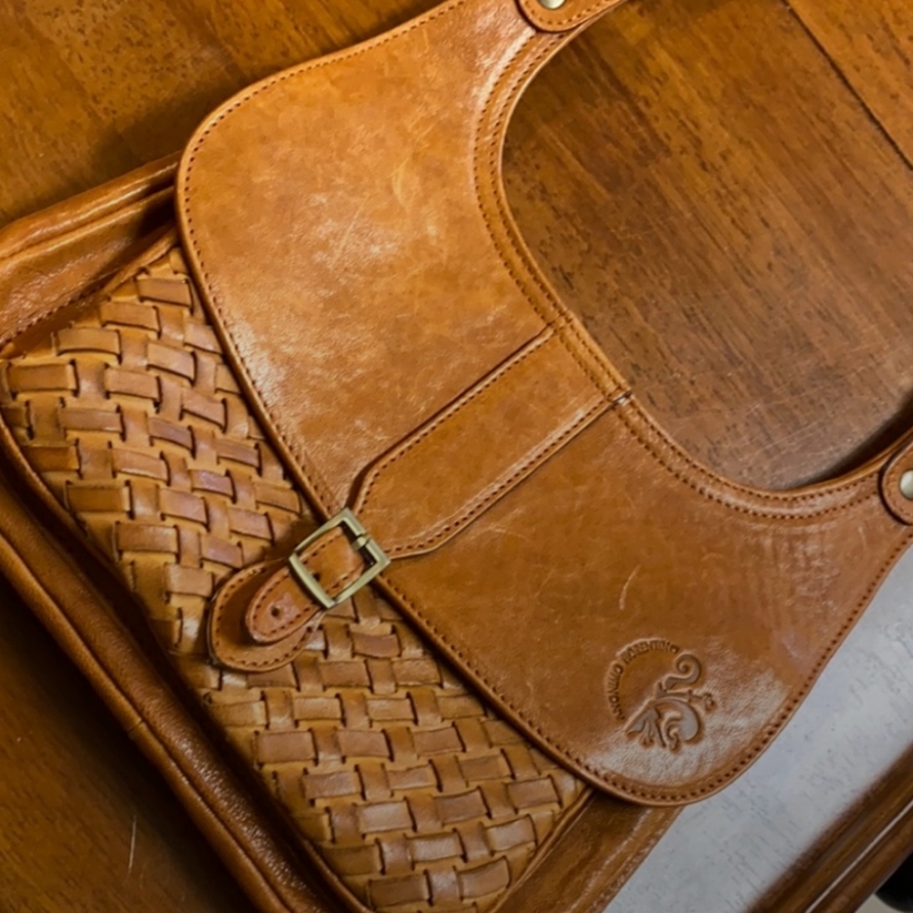 Leather cross body handbag